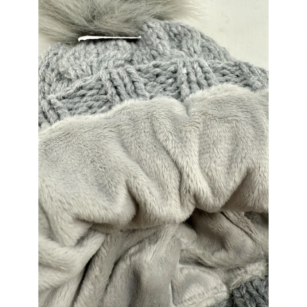 Time and Tru Cable Knit Beanie Winter Hat Faux‎ Fur Pom Gray One Size New